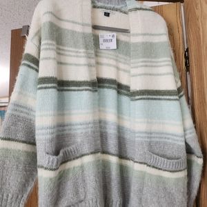 Aerie brand new with tags size medium sweater super soft